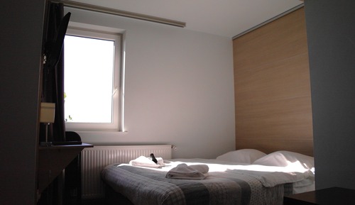 Habitación Confort con 1 cama doble o 2 individuales (VI)