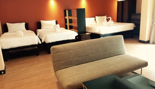 Deluxe Family Suite Connecting Rooms 