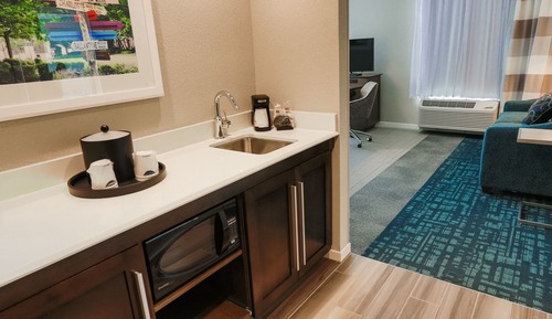Estudio, 1 cama de matrimonio grande, no fumadores, frigorífico y microondas (Wet Bar)