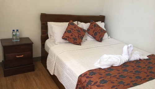 Habitación económica, 1 cama de matrimonio, no fumadores, vistas a la ciudad (Roadside)