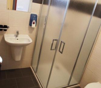 Twin Room with Shower