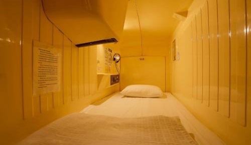 Capsule Bed in Male Dormitory Room (Check In Before 24:00)