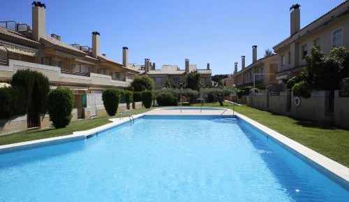 Villa with Garden View