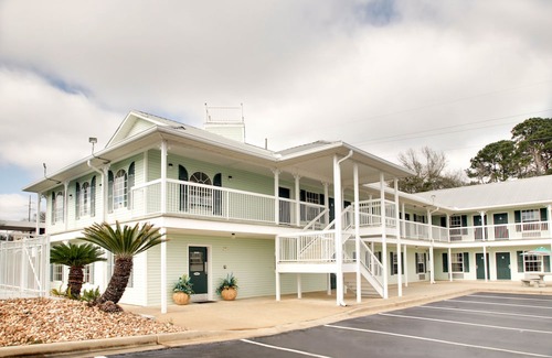 Millbrook Hotel | Key West Inn - Millbrook
