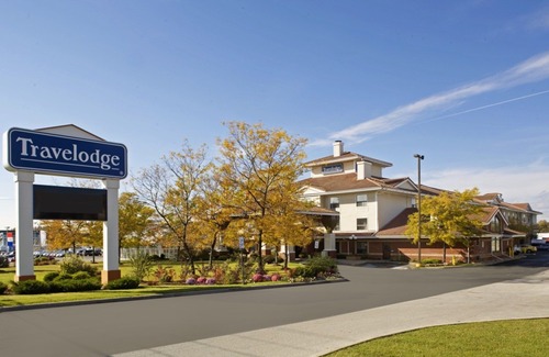 Durham Region Hotel | Travelodge by Wyndham Oshawa Whitby