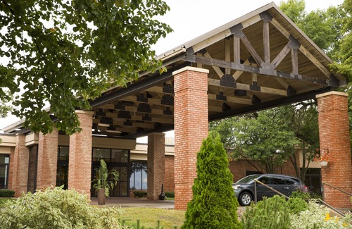 Okoboji Hotel | Arrowwood Resort and Conference Center