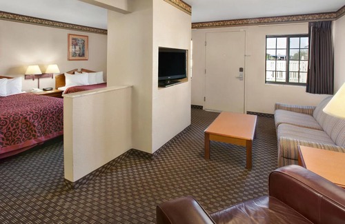 Kokomo Hotel | Days Inn & Suites by Wyndham Kokomo
