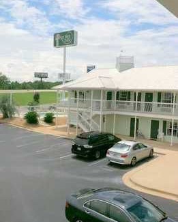 Millbrook Hotel | Key West Inn - Millbrook