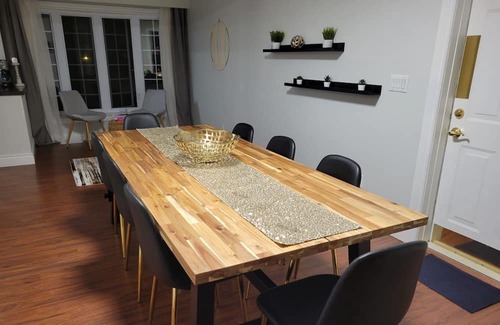 Cambridge Casa | The Grand River Getaway