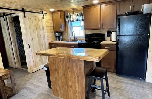 Belgrade Cabaña | Cozy Cottage on Ellis Pond-Cabin #2 at Kozy Cove