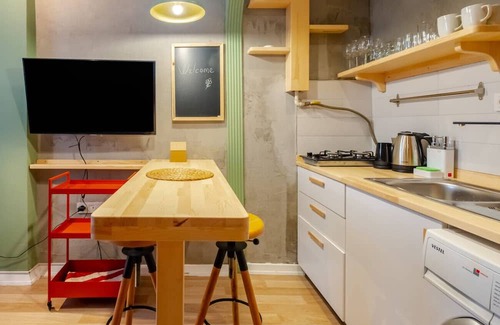 Cihangir Apartamento | Charming Flat Close to Transit Hub in Central