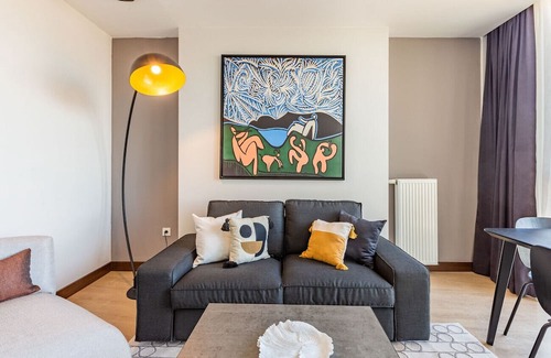 Atasehir Apartamento | Charming Flat with Gorgeous City View in Atasehir