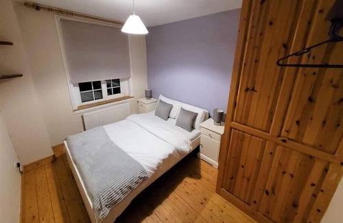 Wellington Casa | Nice 4-bedroom vacation home with indoor fireplace