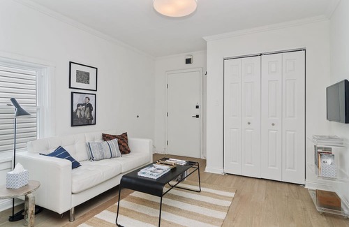 Pilsen Apartamento | Soothing on Shelby - You Will Love This Cozy Apartment in the Heart of Pilsen by RedAwning