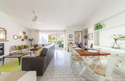 Branqueira Villa | CHARMING, 3 BEDROOM VILLA WITH PRIVATE POOL, BBQ, WIFI AND A/C