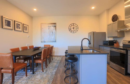 Chalet Village North Cabina | Skinny-Dippin - Indoor Heated Pool, Dog Friendly
