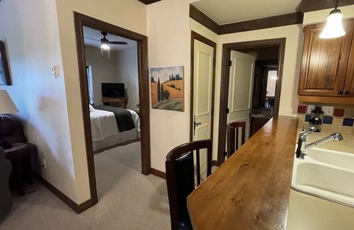 Mont-Tremblant Condominio | Lovely on the mountain 1-bedroom with fireplace.