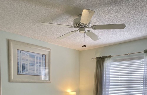 Braden River Condominio | Updated And Located behind Nathan Henderson Park. Home of World Rowing Champ....
