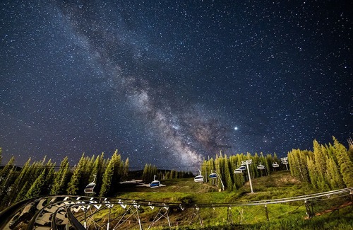 Copper Mountain Village Condominio | West Lake Lodge Efficiency **sleeper sofa only** #204B by RedAwning