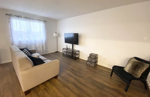 Welland Casa | Beautiful and Cozy House - Close to attractions!