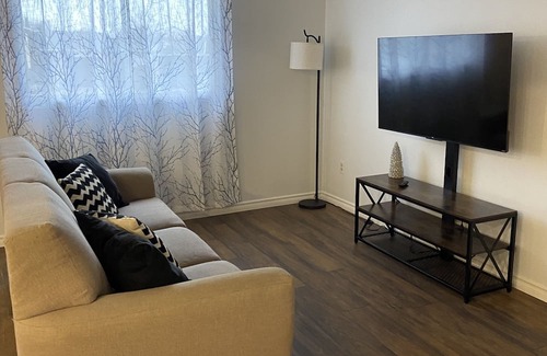 Welland Casa | Beautiful and Cozy House - Close to attractions!