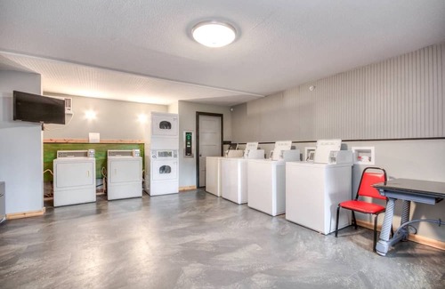 Rapid City Casa | Suite 309 - Gorgeous 2nd floor Apartment