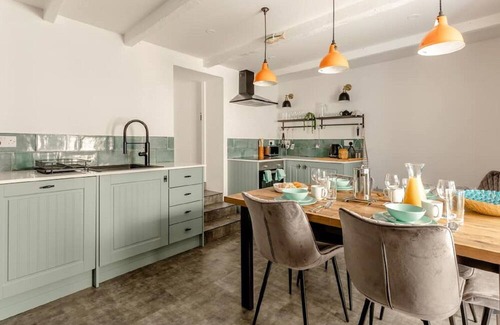 Mevagissey Casa | Stunning private villa for 6 guests with TV and pets allowed