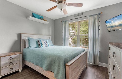 Sunset Bayou Casa | Beachy Blue House, 5 minutes to beach, with private hot tub, 3 bedrms/2.5 baths