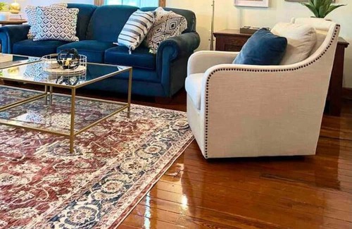 Downtown Apartamento | Spacious Downtown Flat w/ free parking