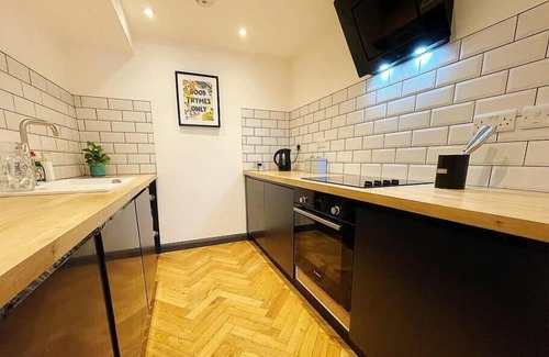 Coldharbour Apartamento | Retreat with Steam room, KING bed near tube