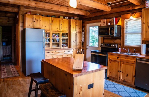 Ferryville Cabina | The Rustic Lodge, Romantic, Secluded on Stream in the Driftless- Hot Tub
