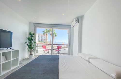 Carihuela Apartamento | Wifi, Terraza, Piscina y Acceso Privado a la Playa