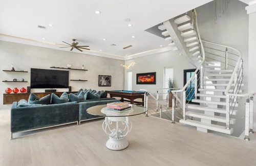Nassau Casa | Perfect Getaway! Luxurious Modern Oceanfront Villa w/Pool + More @ Nassau