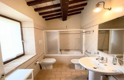 Limiti Villa | Spello By The Pool - Sleeps 11 - Wifi, air Con, Pool for Your Exclusive use !