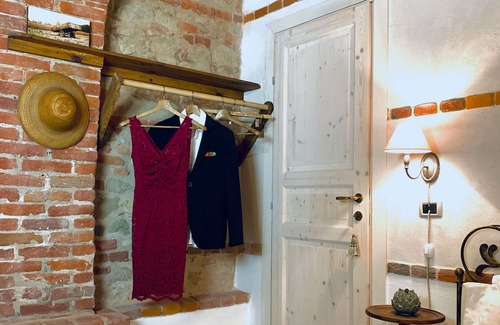 Gassino Torinese Cama Y Desayuno | Suite del Camino - country chic with heated whirlpool in the garden