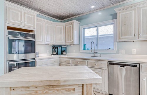 Morgantown Casa | Beachfront - Dogs OK - Pools and Tennis/Pickleball
