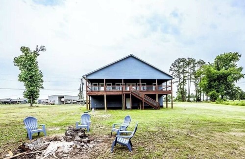 Onalaska Casa | New built home on Lake Livingston! Long term stays only!