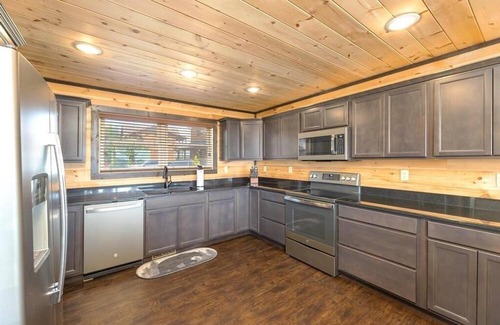 Plano Casa | Above The Rest - 4 Bedrooms, 4.5 Baths, Sleeps 12 4 Home by RedAwning