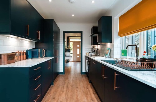 Chatham Casa | Luxury Renovated Bungalow with Hot Tub