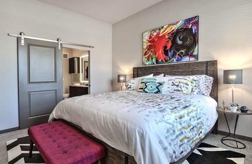 Las Vegas Condominio | Panoramic Condo w/ Strip View & King Bed 0.3 mi from Caesar's Palace