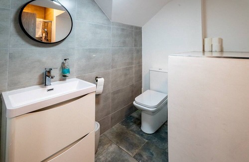Roath Apartamento | 3 BR, close to City, Free Parking