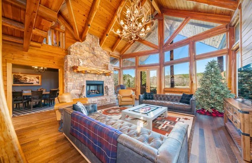 Royal Casa | Luxury by Lakes Hamilton & Ouachita w/ Heated Pool