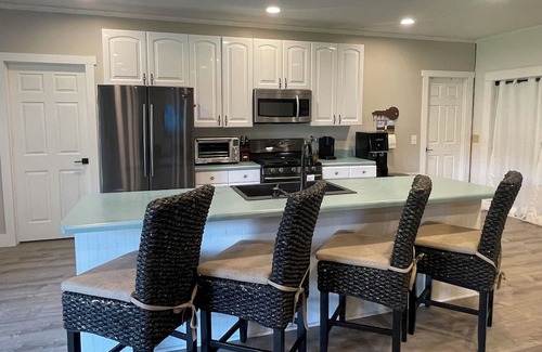 Spring City Casa | Laid back lake house with huge yard and fire pit. Family/Fisherman paradise!
