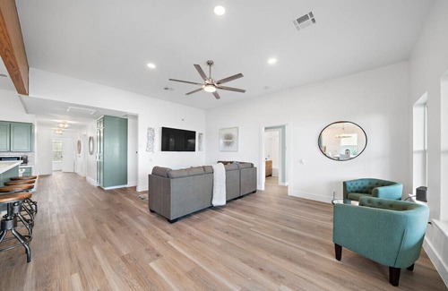 San Leon Casa | Far Far A-Bay by BeachBox Bayfront Home!