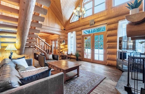Fiddler Lake Resort Casa | Fiddler Lake Resort Chalet: Private Jacuzzi &Sauna