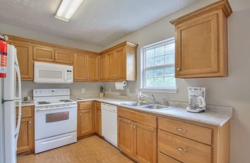 Smyrna Casa | Clear Circle- Modern 3/2.5 near everything! Smryna- Off I-24!