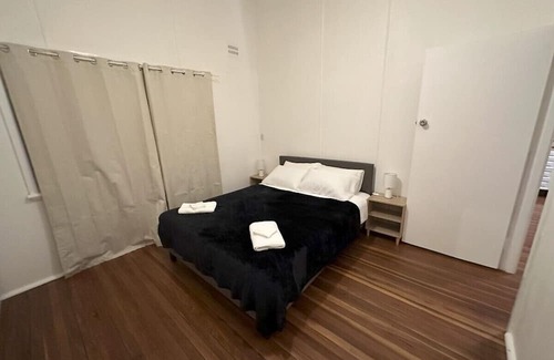 Grafton Apartamento | Private 1 Bedroom Apartment with Fenced Yard