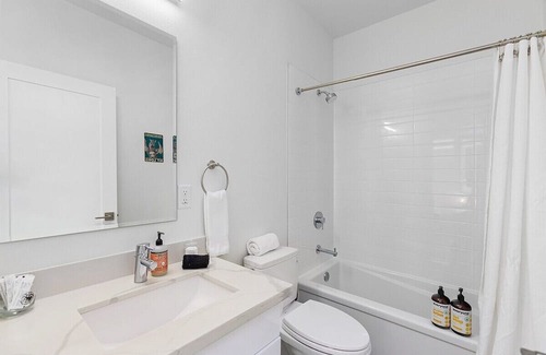 Capitol Hill Apartamento | The Seattle Kraken Sweet Suite