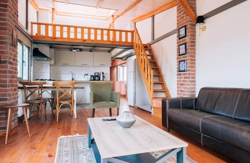 Uskudar Apartamento | Stunning Sea View Loft 5 min to Park in Kuzguncuk