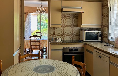 La Croix des Gardes Casa | Apartment with garden - sea view